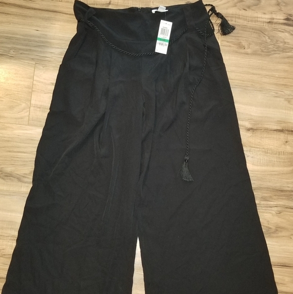 NWT. Bar lll Bell Pants - Picture 1 of 5